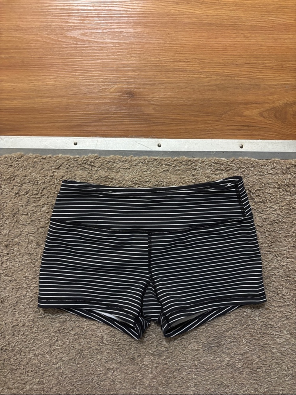 SAVAGE Barbell Womans 28 Black/White Striped Booty Shorts Like New